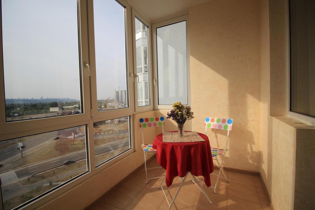 Panoramic View Lux Apartment On Metro Osokorky Kiew Exterior foto
